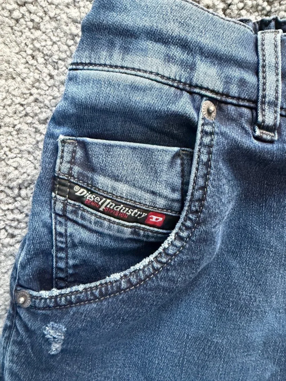 Diesel Krooley-NE JoggJeans Distressed Sweat Jeans W30 Medium Blue 0670U